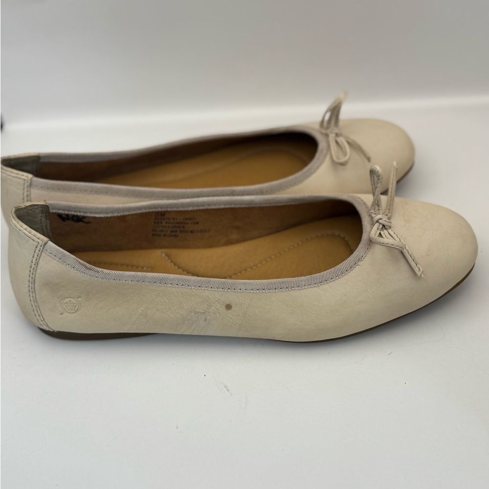 Born Women’s Size 8 Brin Ballet Flat Beige‎ Leather Slip On Bow